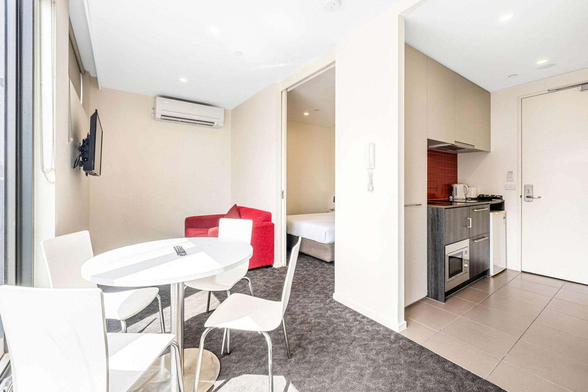 Comfort Apartments Box Hill Exterior photo